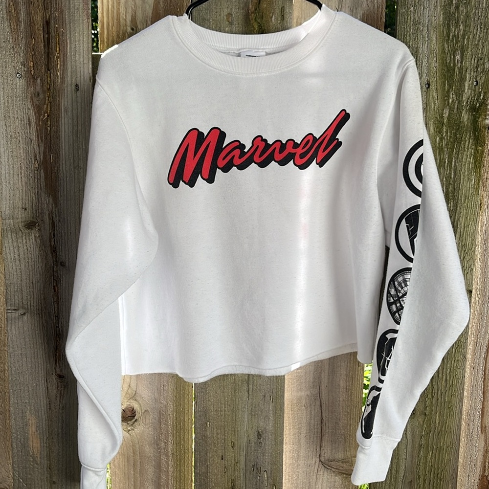 Marvels crop top crew neck